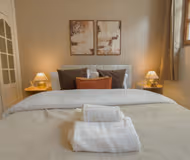 Two bedroom Two bathrooms London Bridge Retreat