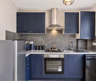 Large 4BR House-Contractor, family relocations