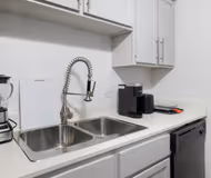 Mueller Clayton Ln Apartment
