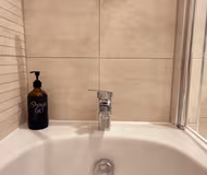 Modern 2 Bed Nr Heathrow | Parking
