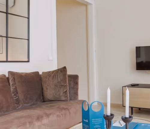 Carrer Rocafort Serviced Apartment, Barcelona