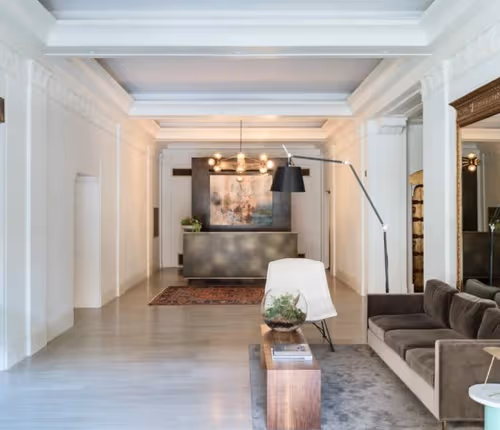 Entrance of Midtown aparthotel