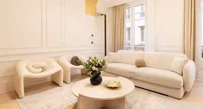 Exceptional 2-Bedroom Apartment In Paris's Golden Triangle – Luxury And Comfort