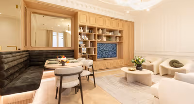 Exceptional 2-Bedroom Apartment In Paris's Golden Triangle – Luxury And Comfort