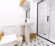 Newtown Lofts - Smart TV- WIFI - Parking