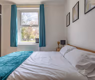 Spacious 4BR Home with Parking, Sleeps 8, Preston