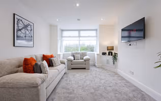 Contractors, Business, Leisure | FREE Parking