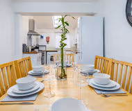 Comfortable 4BR Home Near City Centre with Free Parking