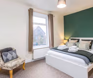 Comfortable 4BR Home Near City Centre with Free Parking