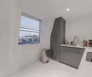 Sophisticated London City Apartment with Modern Comforts /hrly7