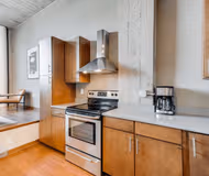 ElseWarehouse N Washington Ave Apartment