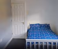 Home with 7 En-Suites & 4 Kitchens in Reading