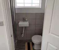 Home with 7 En-Suites & 4 Kitchens in Reading
