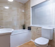 Spacious 4BR House Near City Centre with Parking & Garden