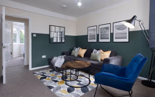 Stylish 4BR House Near City Centre with Parking