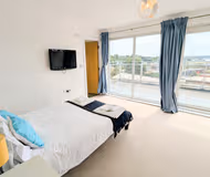 The Bridge, 2 bed, river view, Penthouse apartment