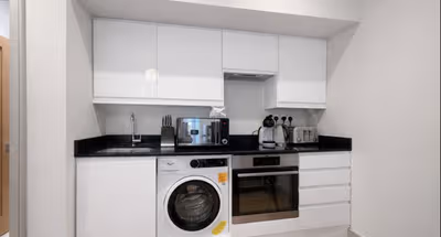 Bright & Stylish Mayfair Flat in Prime Location/A.GS