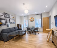 Bright & Stylish Mayfair Flat in Prime Location/A.GS