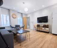 Bright & Stylish Mayfair Flat in Prime Location/A.GS