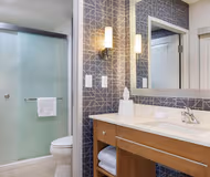 Ellice Avenue Apart Hotel