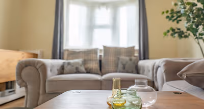 Stylish 2Bed Apartment | 60 Sec from East Croydon