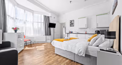 Modern Ensuite Studio Leeds | Free Parking
