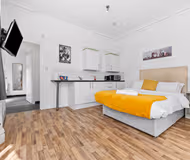 Modern Ensuite Studio Leeds | Free Parking