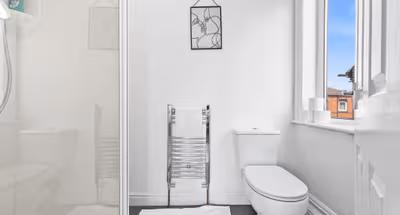 Leeds City Studio Stay | Ensuite & Kitchenette
