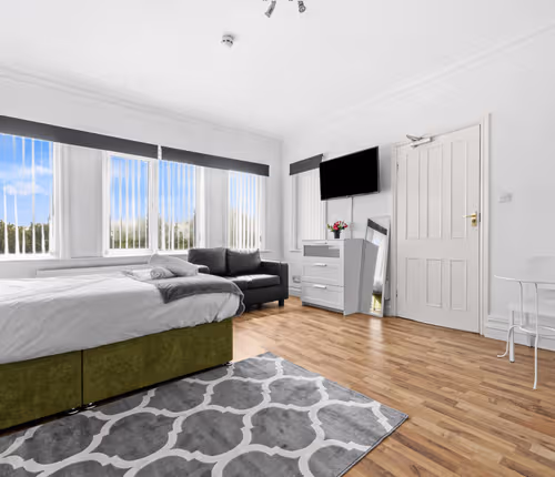 Leeds City Studio Stay | Ensuite & Kitchenette