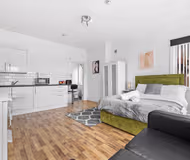 Leeds City Studio Stay | Ensuite & Kitchenette