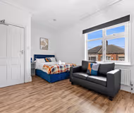 Modern Leeds Studio Retreat | Sleeps 2