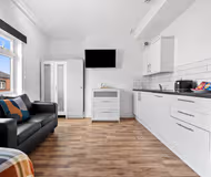 Modern Leeds Studio Retreat | Sleeps 2