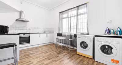 Modern Leeds Studio Retreat | Sleeps 2