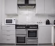 3 bed house with parking