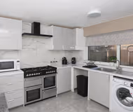 3 bed house with parking