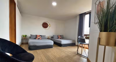Spacious Historic Center Apartment for Families & Groups