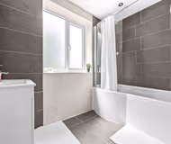 Modern & Spacious 4-Bedroom Residence in Crumpsall