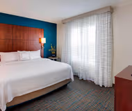 South Cicero Avenue Aparthotel