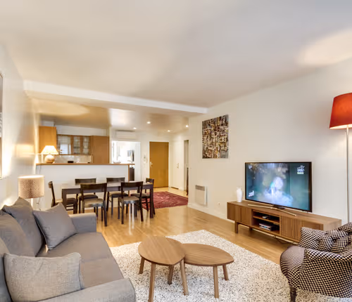 Mail IV | Serviced 2-Bedroom for Work + Terrace