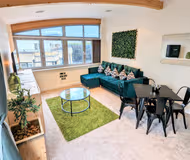 Luxury Central Penthouse: 2 Bed, secure parking
