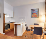 Sauveur 201 | Serviced 1-Bedroom for Work