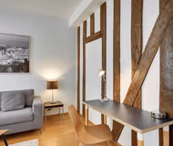 Sauveur 201 | Serviced 1-Bedroom for Work