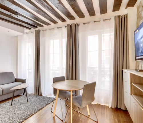 Sauveur IV | Serviced 1-Bedroom for Work
