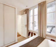 Sauveur IV | Serviced 1-Bedroom for Work