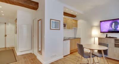 Sauveur VI | Serviced 1-Bedroom for Work