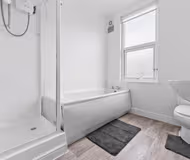 Spacious Leeds Home | Sleeps 6 | Free Parking