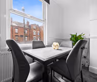 Spacious Leeds Home | Sleeps 6 | Free Parking