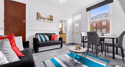 Spacious Leeds Home | Sleeps 6 | Free Parking