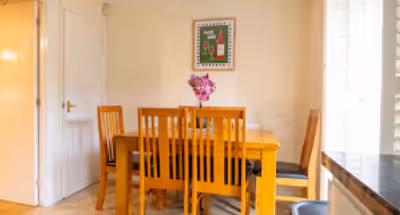 Stylish Chafford Stay