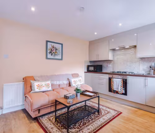 Stylish 2-Bed Bungalow